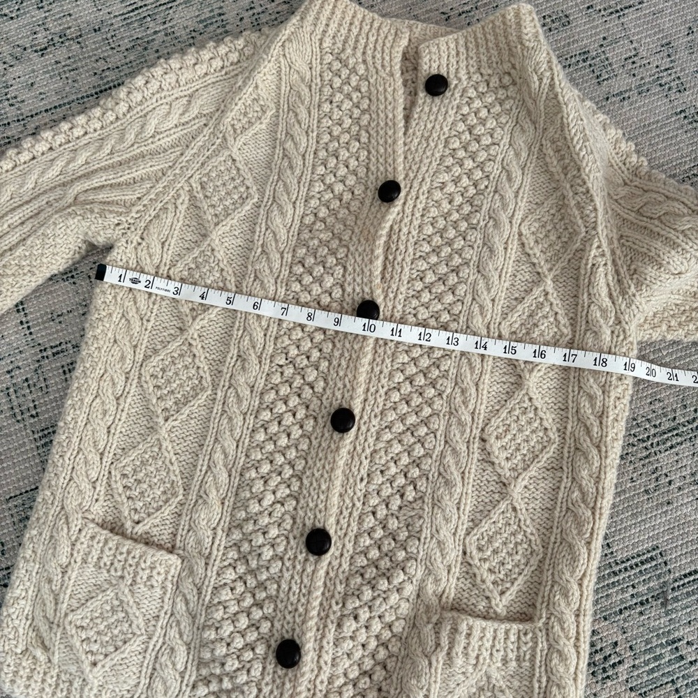 Cardigan - Picture 9 of 10